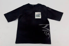 Load image into Gallery viewer, Photo Pocket Tee - NOIR